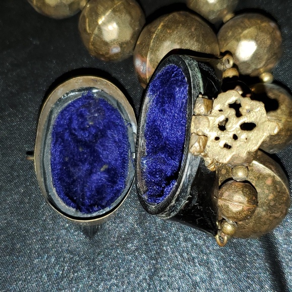 RARE Vintage Victorian Potion Locket - Picture 8 of 10